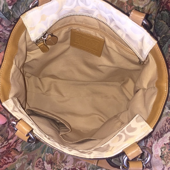 Coach - Picture 6 of 7